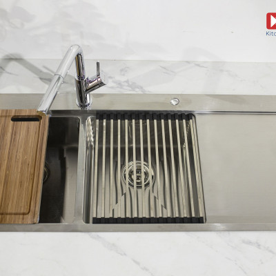 Vòi rửa bát rút dây Konox, Model Artan Grey, 6 phiên bản màu, Bề mặt mạ PVD 5 lớp cao cấp, Lõi đồng tiêu chuẩn CW617N, Linh kiện phụ trợ dòng chảy nhập khẩu châu Âu, Bảo hành chính hãng 5 năm, Hàng chính hãng