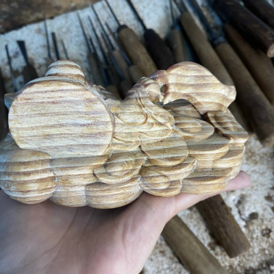 Tượng phật di lặc mini để ôtô bằng gỗ huyết long mọng dầu kt 15×8×6cm 