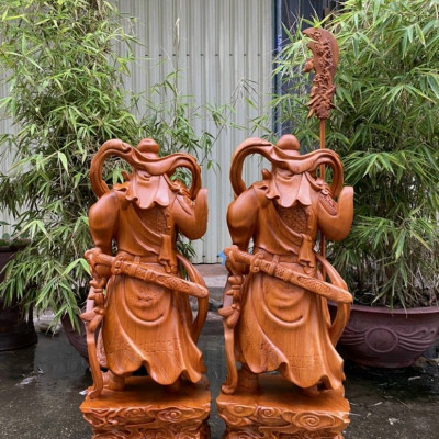 Tượng quan công cầm đao đứng trên đầu hổ phù kt cao 40