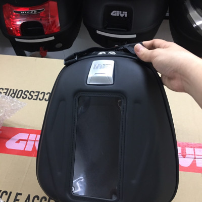 Túi tanklock givi ST602B gắn cho xe motor, xe phân khối lớn, túi gắn bình xăng givi ST602B