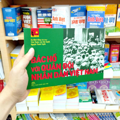 Di Sản Hồ Chí Minh - Bác Hồ Với Quân Đội Nhân Dân Việt Nam