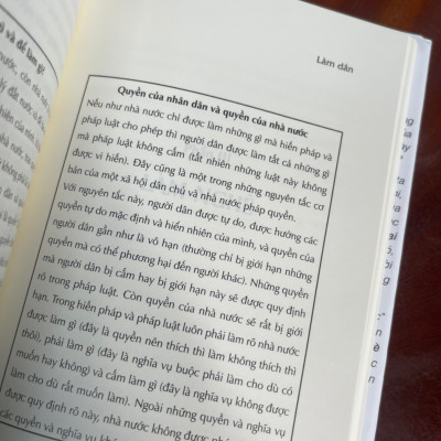 [Bìa cứng] ĐÚNG VIỆC – Một góc nhìn về câu chuyện khai minh – Giản Tư Trung –– Viện IRED – NXB Tri Thức