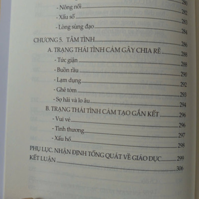 ￼Sách BÌA CỨNG - Tìm Hiểu Nhân Tính - KM249