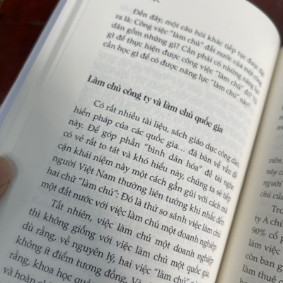 [Bìa cứng] ĐÚNG VIỆC – Một góc nhìn về câu chuyện khai minh – Giản Tư Trung –– Viện IRED – NXB Tri Thức
