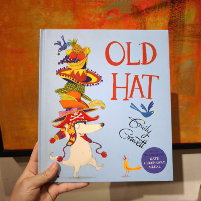 Sách - Old Hat by Emily Gravett - Picture Books / Childrens in English