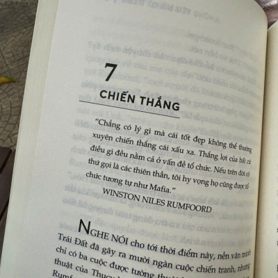 NHỮNG YÊU NỮ XỨ TITAN – Kurt Vonnegurt – Lan Young dịch – Nhã Nam – NXB Phụ Nữ