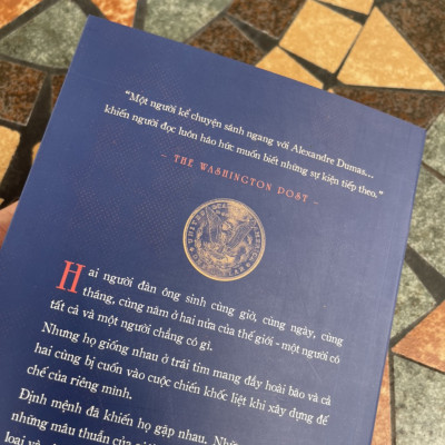 [Cuốn sách bán chạy số 1 toàn cầu] HAI SỐ PHẬN – Jeffrey Archer – Nguyễn Việt Hải dịch – Huy Hoàng Bookstore – NXB Văn học (Bìa mềm)