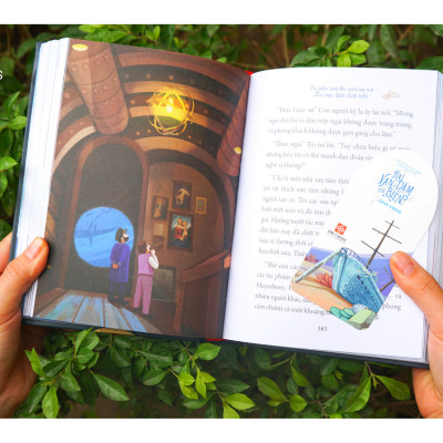 Bộ Tác Phẩm Kinh Điển Minh Họa Mới - Hai Vạn Dặm Dưới Biển (Bộ 2 Cuốn)