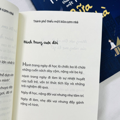 Sách Thành Phố Thiếu Một Bữa Cơm Nhà - Hồng Nhung & Mỹ Hưng