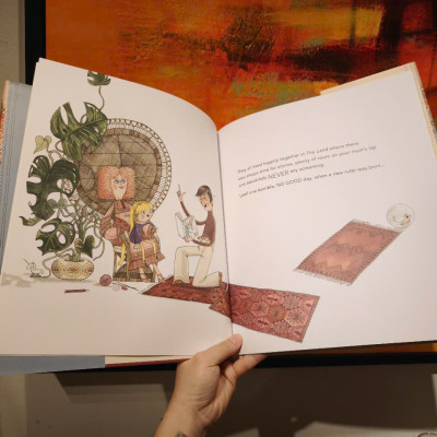 Sách - His Royal Tinyness: A Terrible True Story by Sally Lloyd-Jones - Picture Books / Childrens in English