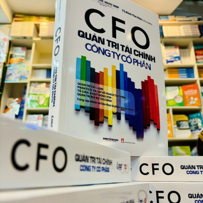 Sách - CFO Quản Trị Tài Chính Công Ty Cổ Phần - NHBook
