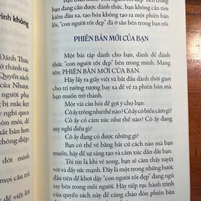 Sách - Yêu mình đủ bạn có cả thế giới (Song ngữ)