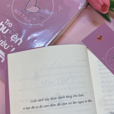 Sách - Trò chuyện khi yêu