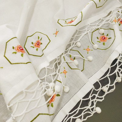 Khăn phụ nữ Chăm (cotton thêu tay)