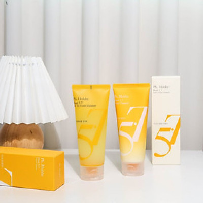 Sữa rửa mặt thuần chay giúp cân bằng pH và làm sạch lớp trang điểm Ph Hubby Haut 5.7 dạng gel 150ml