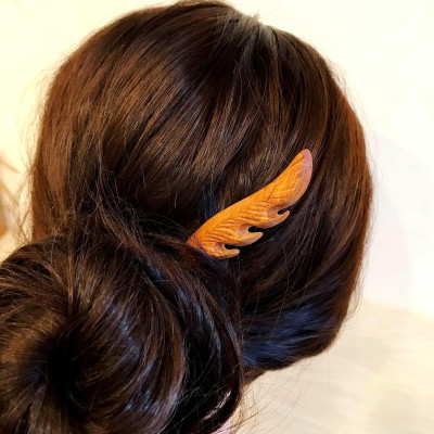 TRÂM CÀI TÓC GỖ FEATHER
