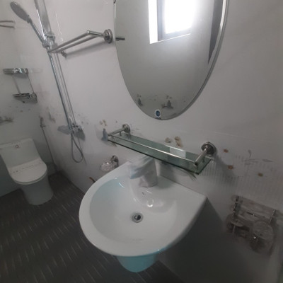 Kệ kính để đồ inox và kính (Kệ gương K1)
