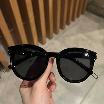 Kính râm Mắt tròn màu đen chống nắng uv 
