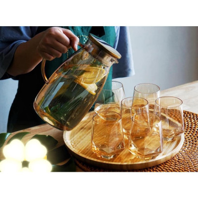 Combo bộ bình đựng nước uống thủy tinh chịu nhiệt cao cấp kèm khay gỗ màu vàng