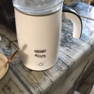 Máy tạo bọt sữa cao cấp Delonghi Alicia EMF2.W-Hàng chính hãng 