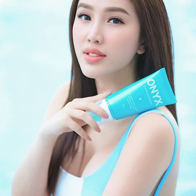 Sữa Rửa Mặt Cleansing Foam Onyx Cosmetics giúp dưỡng ẩm cho làn da (150ml)