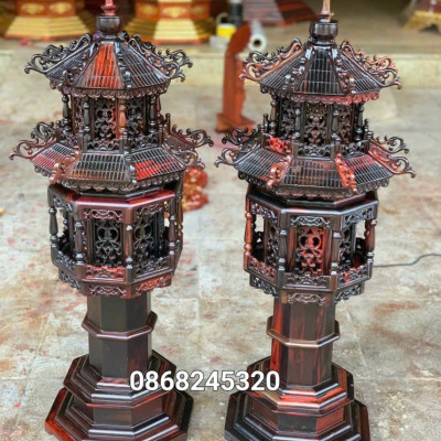 CẶP ĐÈN THỜ BẰNG GỖ TRẮC ĐỎ ĐEN KT CAO 100×35CM