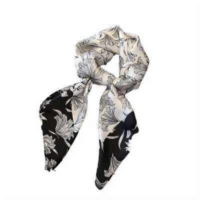 KHĂN QUÀNG CỔ LỤA HÌNH VUÔNG THỜI TRANG