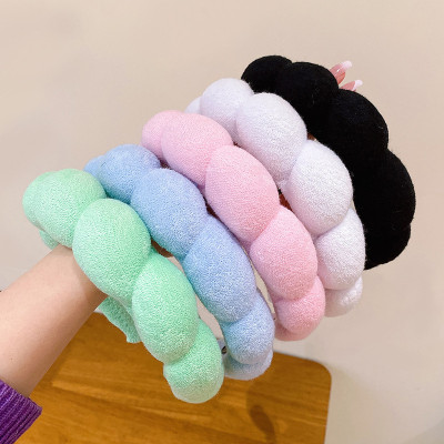 Cài tóc thắt bím chăm sóc da mặt phong cách Hàn Quốc