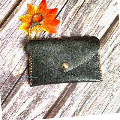 Ví nữ mini móc khóa nhỏ gọn da bò cao cấp handmade với nắp cách điệu hình trái tim độc đáo Kalanos KMKN60-Den màu đen