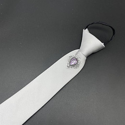 Cà vạt 6cm màu xám trắng thắt sẵn đính đá tím hồng sang trọng