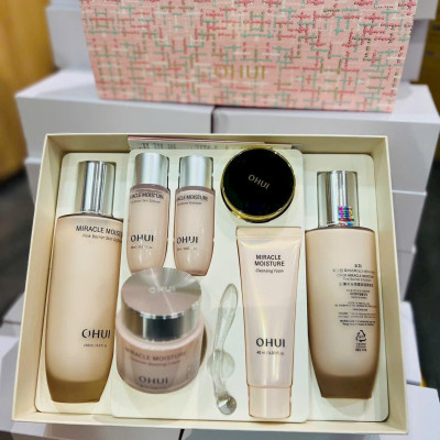 Bộ Dưỡng Da Dưỡng Ẩm Ohui Miracle Moisture 3pcs Special Set Tặng cushion
