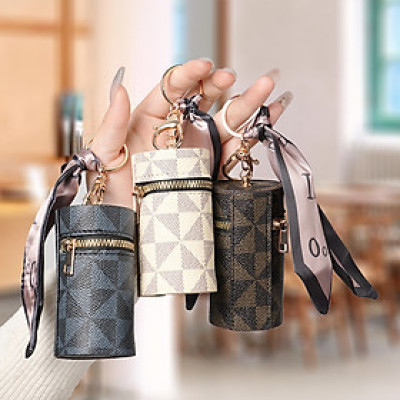 Móc khóa  vừa là túi đựng mini có dây kéo bằng da PU  ,thiết kế  thời trang trẻ trung hiện đại , sang trọng , đẹp, độc lạ thích hợp cho cả nam và nữ có thể làm quà tặng xinh xắn