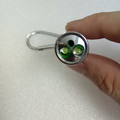Móc khóa đa năng có đèn Laze để trình chiếu + đèn pin - Hàng chính hãng