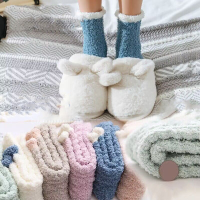 Combo 5 đôi Tất vớ cổ cao nữ len bông tất lông cừu giữ ấm chất bông xù