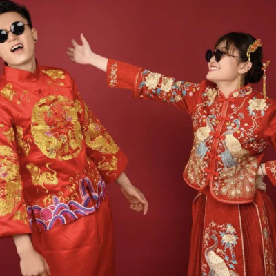 Kính râm thầy bói sành điệu cho cặp đôi