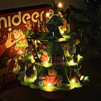 Đồ chơi Xếp Hình Cây Thông Noel Kèm Hộp Nhạc và Đèn Giáng Sinh Mideer Christmas Rotating Music 3D Puzzle 3+