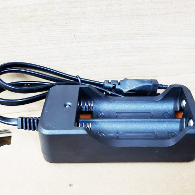Bộ Sạc Pin Đôi 18650 3.7V ( Sạc 2 Pin Cùng Lúc - Có Mạch Bảo Vệ Pin) 