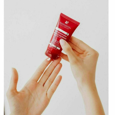 Kem nâng cằm cổ Novosvit chống chảy xệ