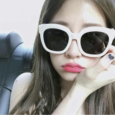 Kính râm nữ Mắt vuông thời trang sành điệu chống nắng đi đường cho nữ