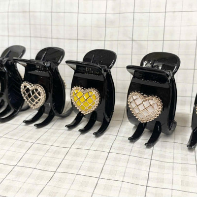 Kẹp tóc càng cua đính charm mẫu mới