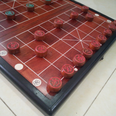 Bộ Quân Cờ Tướng Gỗ Nhãn 3,5cm, Kèm Bàn Cờ Tướng Gỗ Hương 50 x 50 cm