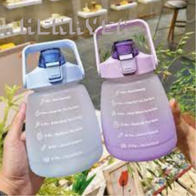 Bình Nước Có Vạch Báo Giờ Uống Nước Dễ Thương 1.3L (Tặng kèm dây đeo) - HENRYSA
