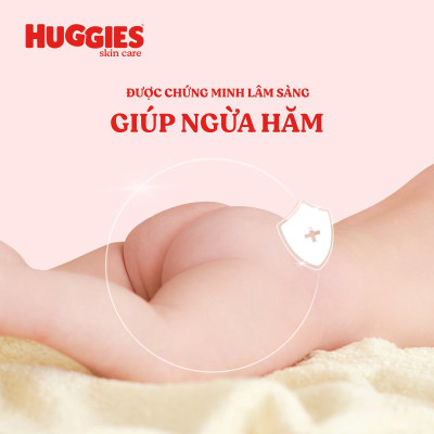 Tã/bỉm quần Huggies Skin Care Mega Jumbo M102+4 miếng với tràm trà dịu da