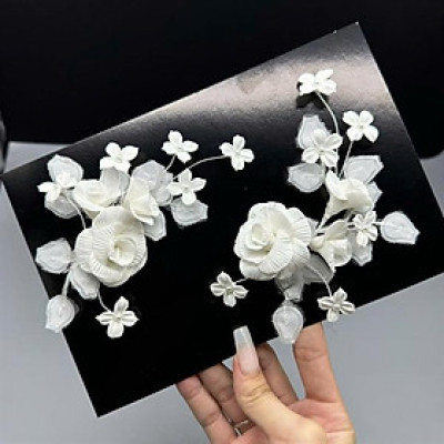 Cài tóc cô dâu hoa hồng đất sét trắng đính lá mẫu mới t9/2024