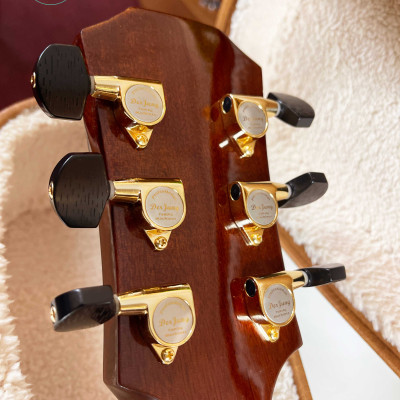 Đàn Guitar Acoustic Custom CL2022 của anh Lê Dũng Sĩ (Khảm trai chữ ký cần đàn)