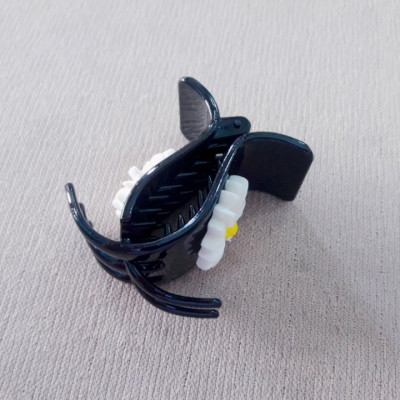 KẸP TÓC ĐÍNH HOA CÚC SANG CHẢNH