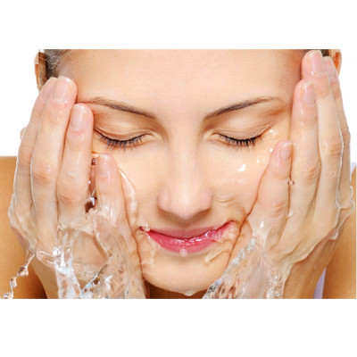 Sữa Rửa Mặt Hạt Nghệ Ngừa Mụn Thorakao Curcuma Cleansing Milk 100g 