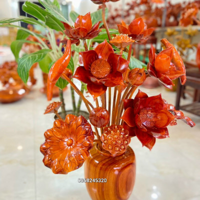1 bình hoa sen 21 cành ,phong thủy trang trí phòng khách ,phòng thờ bằng gỗ hương đỏ đẹp lung linh 