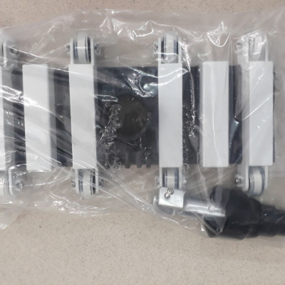 Bàn hút 8 bánh xe  hồ bơi inox màu trắng đen dài 35cm BHHBINOX15