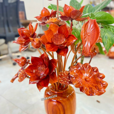 1 bình hoa sen 21 cành ,phong thủy trang trí phòng khách ,phòng thờ bằng gỗ hương đỏ đẹp lung linh 